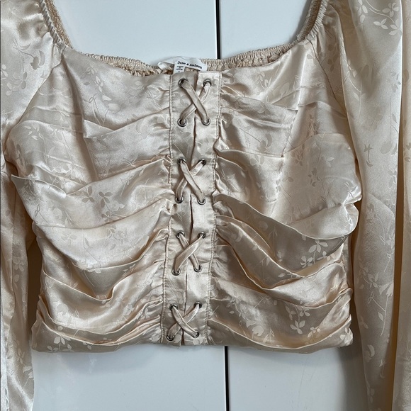 June & Hudson NWOT Cream Ruched Puff Criss Cross Closure Bohemian Blouse, Size L - Picture 6 of 12